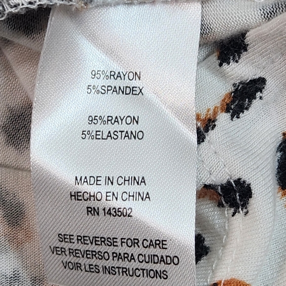 FINN & GRACE Print Top - Picture 9 of 10